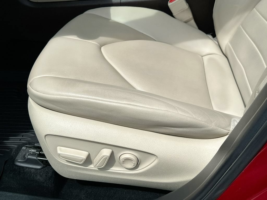 Used 2022 Toyota Highlander XLE FWD image 9