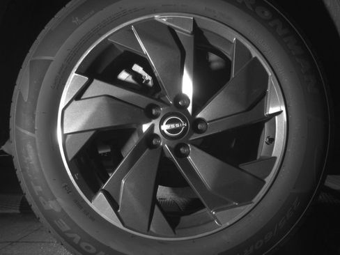 Used 2025 Nissan Rogue SV AWD/4WD image 18