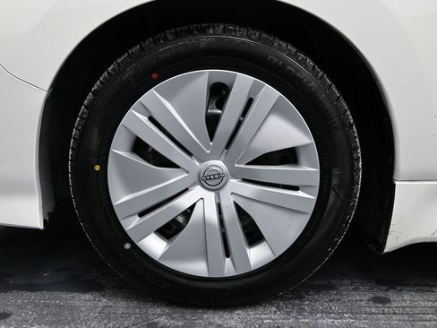 Used 2023 Nissan Leaf S image 11