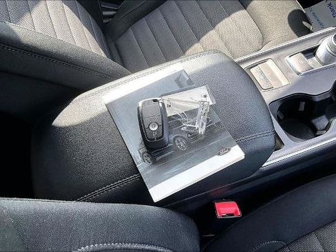 Certified 2021 Ford Edge SE FWD image 11