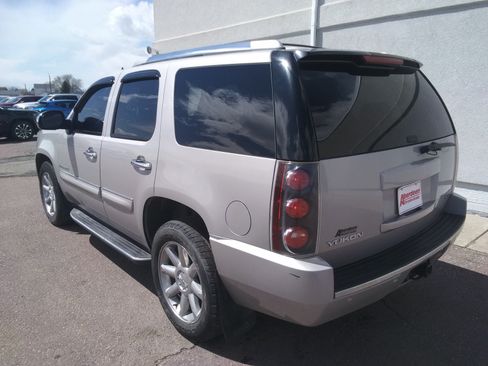 Used 2007 GMC Yukon Denali AWD/4WD image 7