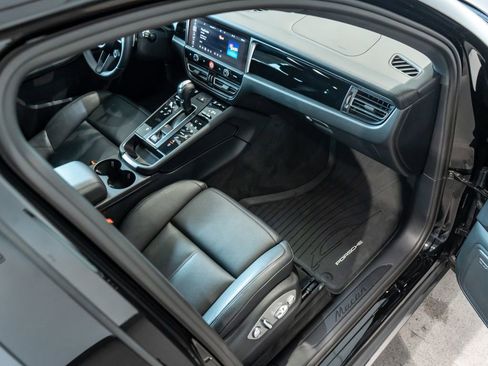 Certified 2026 Porsche Macan AWD/4WD image 29