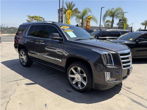 Used 2017 Cadillac Escalade Premium Luxury AWD/4WD image 58
