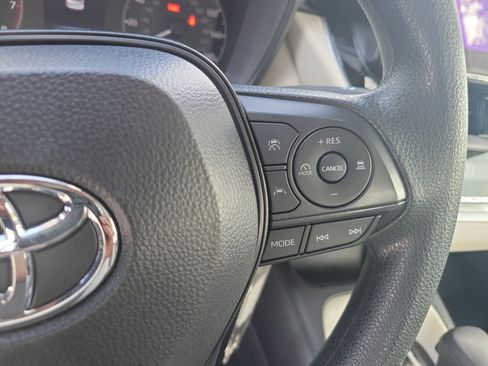 Used 2025 Toyota Corolla LE FWD image 27