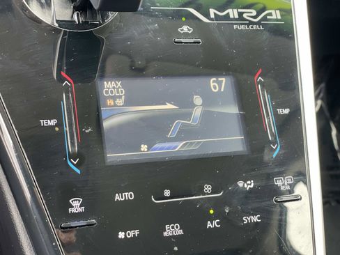 Used 2019 Toyota Mirai image 11