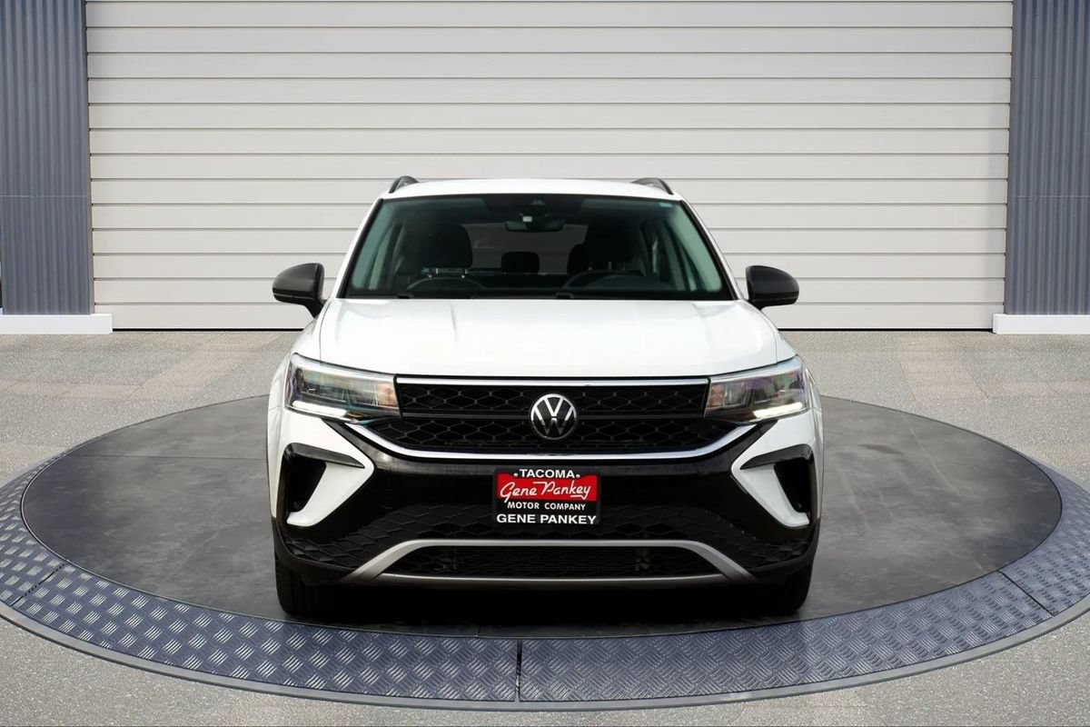 Used 2024 Volkswagen Taos S FWD image 2