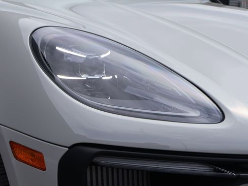 Used 2024 Porsche Macan S image 12