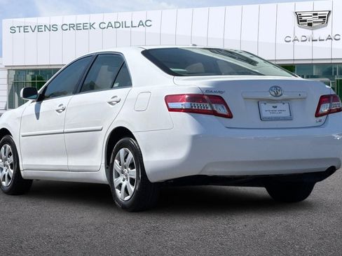 Used 2011 Toyota Camry LE image 5