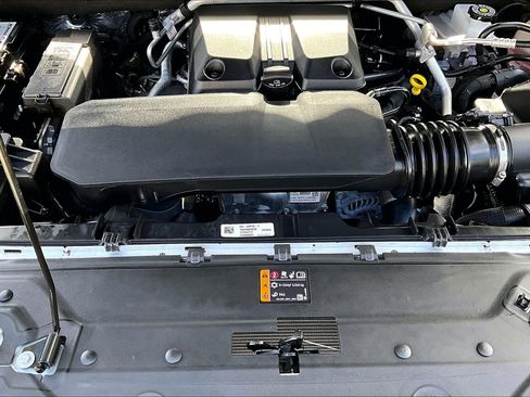 Used 2024 GMC Canyon AT4 w/ Canyon Safety Plus Package image 32