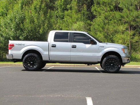 Used 2011 Ford F150 XLT w/ XLT Chrome Pkg AWD/4WD image 4