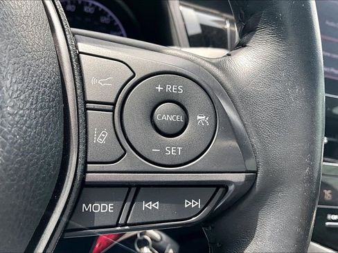 Used 2021 Toyota Camry SE FWD image 12