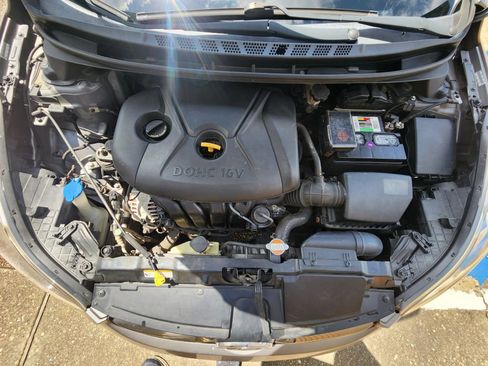 Used 2012 Hyundai Elantra Limited w/ Technology Pkg 5 image 11