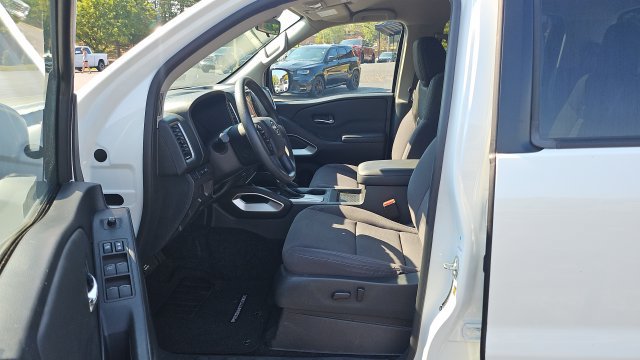 Used 2023 Nissan Frontier SV AWD/4WD image 4
