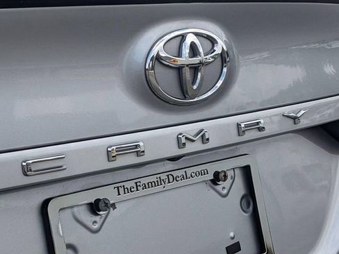 Used 2020 Toyota Camry XSE FWD image 10