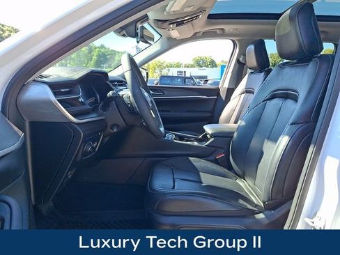 Used 2023 Jeep Grand Cherokee 4WD 4xe w/ Luxury Tech Group II image 2