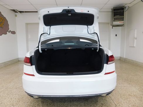 Used 2020 Volkswagen Passat 2.0T SE FWD image 49