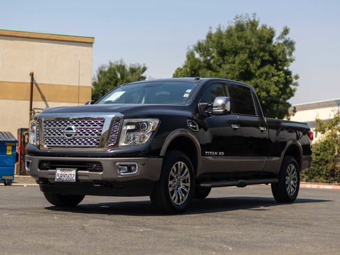 Used 2016 Nissan Titan Platinum Reserve image 3