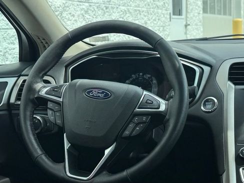 Used 2019 Ford Fusion SEL FWD image 13