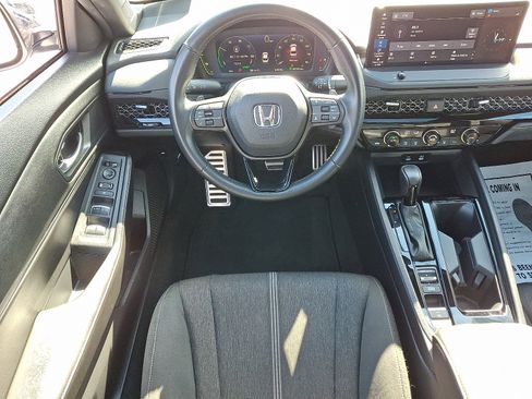 Used 2023 Honda Accord Sport image 11