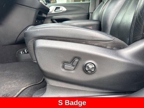 Used 2021 Chrysler Pacifica Touring-L w/ Uconnect Theater Family Group image 30