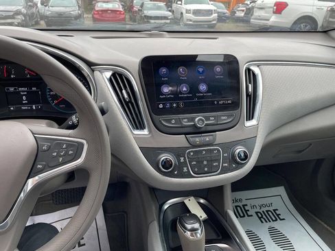 Used 2020 Chevrolet Malibu LT image 37