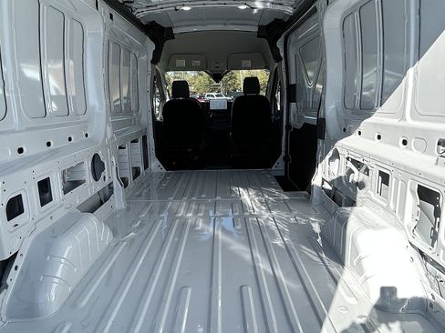 New 2026 Ford Transit 250 148 Medium Roof RWD image 5