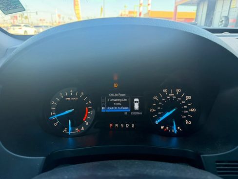Used 2017 Ford Explorer XLT FWD image 11