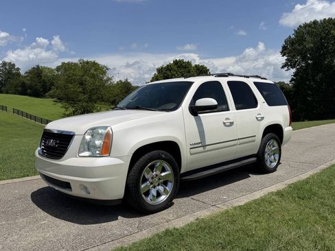 Used 2011 GMC Yukon SLT RWD image 1