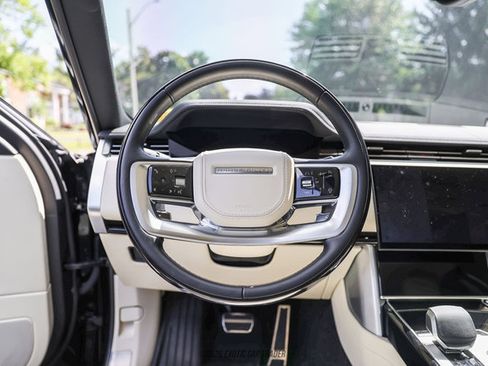 Used 2025 Land Rover Range Rover Long Wheelbase SE AWD/4WD image 19