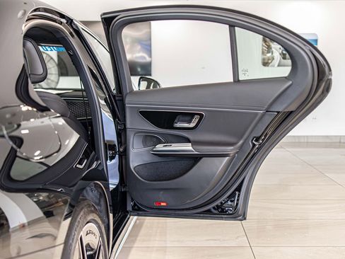 Used 2025 Mercedes-Benz E 450 4MATIC Sedan w/ Winter Package image 37
