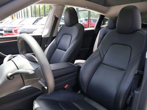 Used 2024 Tesla Model Y Performance AWD/4WD image 30