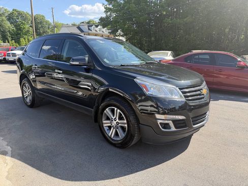 Used 2015 Chevrolet Traverse LT FWD image 3