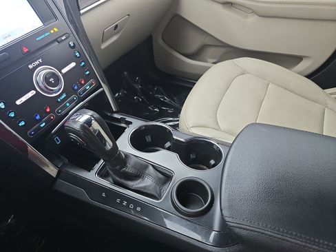 Used 2019 Ford Explorer Limited FWD image 26