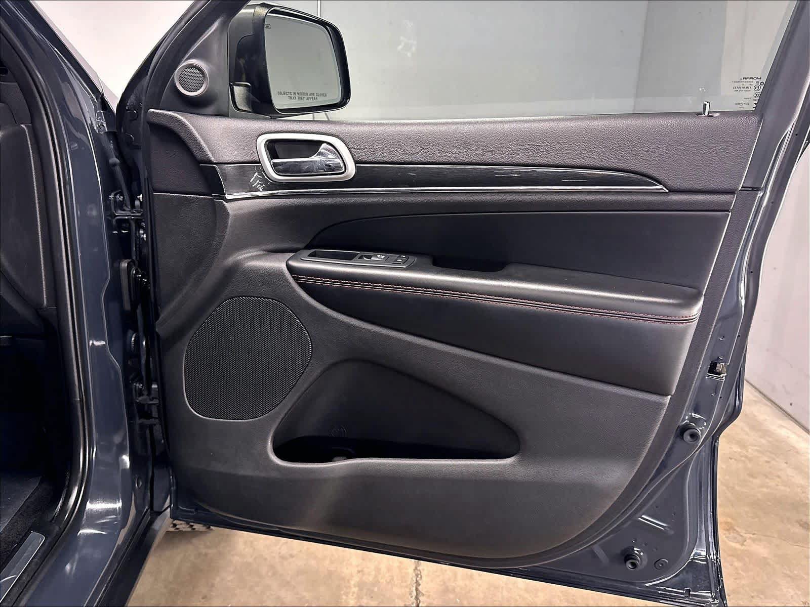 Used 2018 Jeep Grand Cherokee Trailhawk w/ Trailhawk Luxury Group AWD/4WD image 26