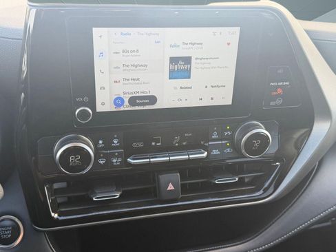 Used 2025 Toyota Highlander LE image 23