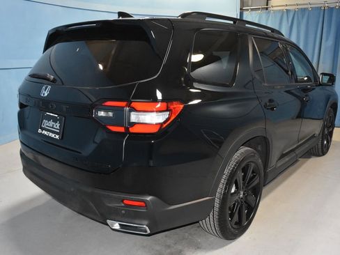 Used 2025 Honda Pilot Black Edition image 30