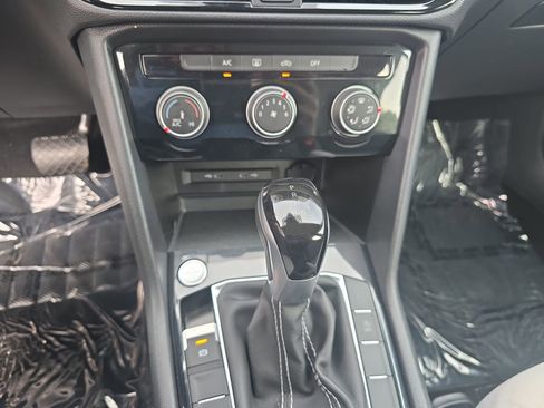 Used 2025 Volkswagen Taos S image 27