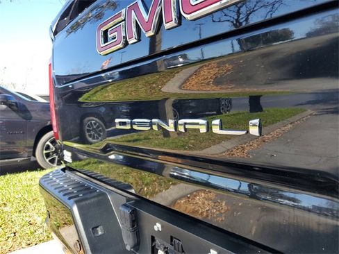 Used 2020 GMC Sierra 3500 Denali w/ Denali Ultimate Package image 8