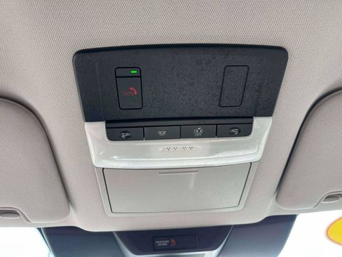 Used 2023 Nissan Pathfinder SL w/ Black Appearance Package AWD/4WD image 23