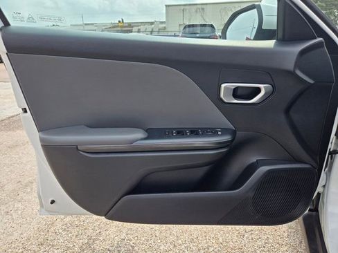 Used 2025 Kia K4 FWD image 13