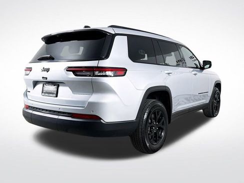 Used 2024 Jeep Grand Cherokee L Laredo image 7