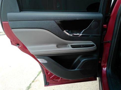 Used 2025 Lincoln Corsair FWD w/ Equipment Group 101A image 18