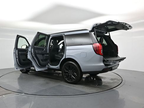 New 2025 Ford Expedition Platinum w/ Stealth Appearance Package AWD/4WD image 38