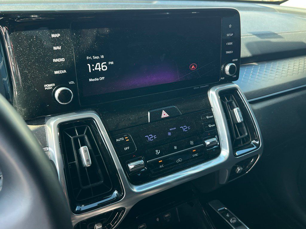 Certified 2023 Kia Sorento SX AWD/4WD image 14