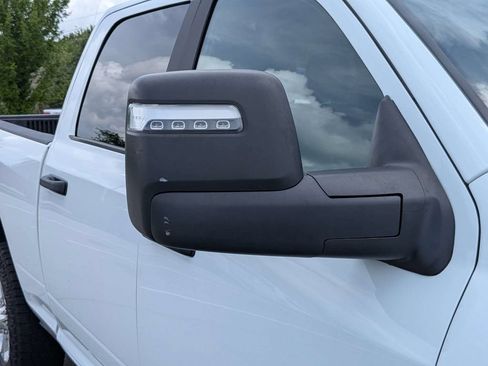 Used 2024 RAM 2500 Big Horn AWD/4WD image 12