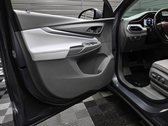 Used 2023 Chevrolet Bolt EUV Premier FWD image 32