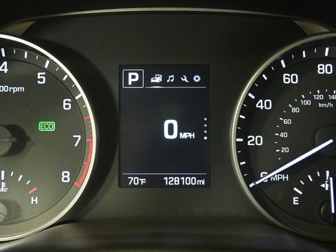 Used 2018 Hyundai Elantra SEL FWD image 25