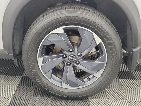 Certified 2024 Nissan Rogue SV w/ SV Premium Package FWD image 10