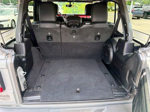 Used 2021 Jeep Wrangler Unlimited Rubicon AWD/4WD image 31