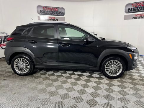 Used 2021 Hyundai Kona SEL image 2
